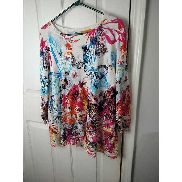 One A Size XXL WOMEN 3/4 Sleeve Sweater with Butterfly Print Spring Flight Color - Picture 2 of 9